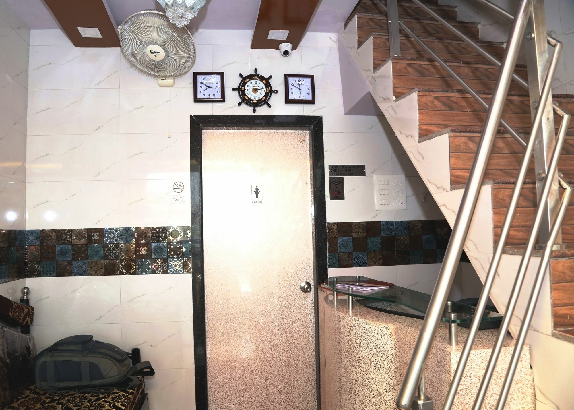 Delta Dormitory Mumbai  Buitenkant foto