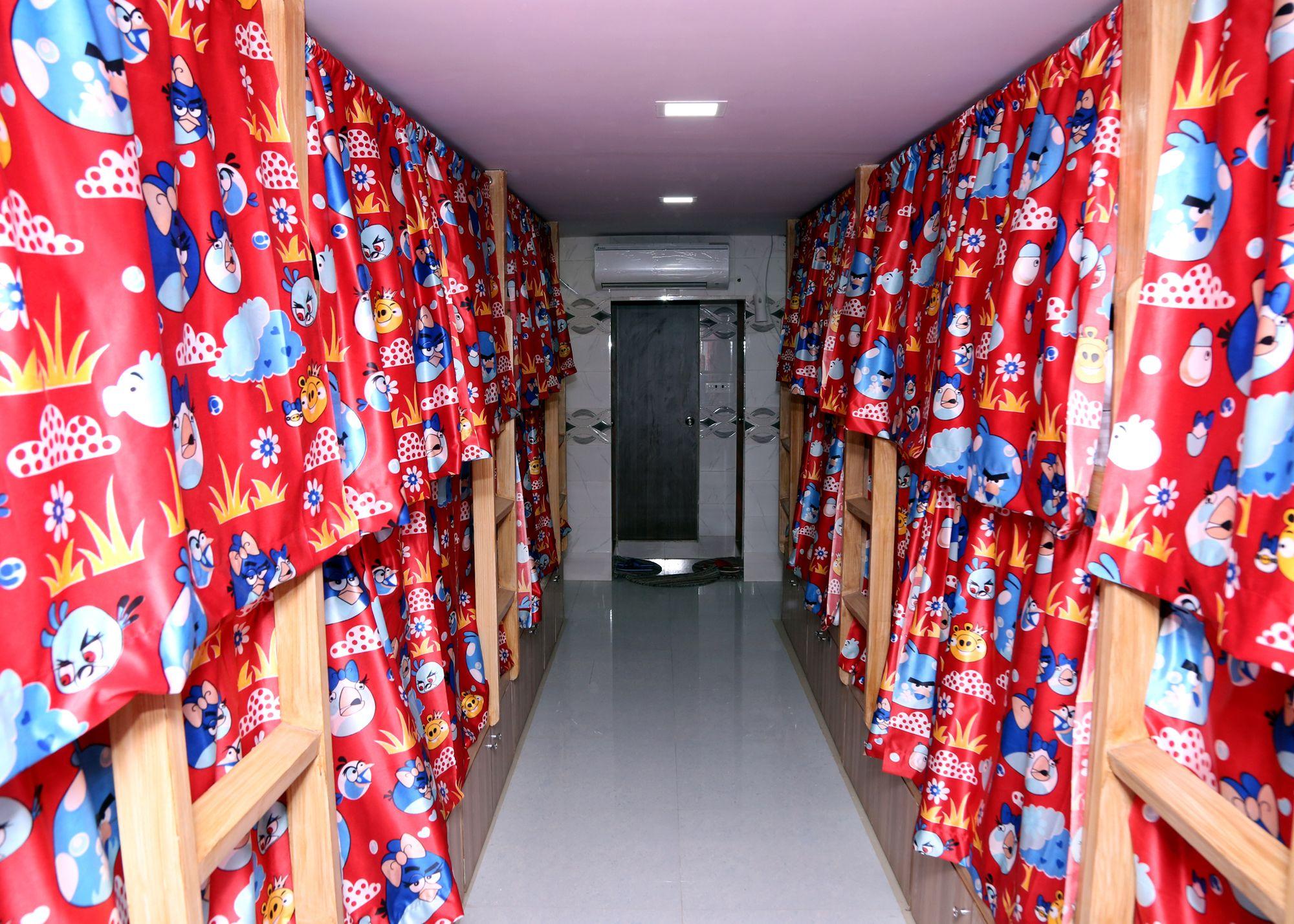Delta Dormitory Mumbai  Buitenkant foto